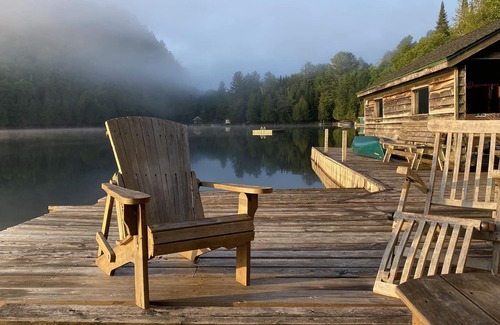 Barkmere House | Lakefront chalet, 3 bedrooms 2 bathrooms 30 minutes from Mont Tremblant