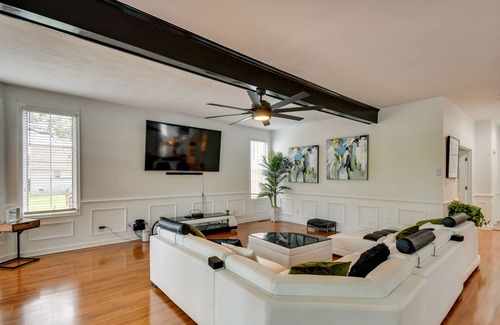 Chesapeake House | Lakefront Chesapeake Retreat w/ Hot Tub!