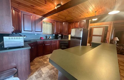 Applegate House | Lakefront Cottage with 100ft Private Sandy Beach!