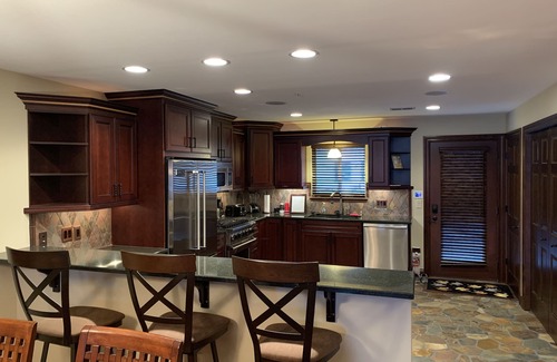 Lake Delton Condo | ⚓❀ Lakefront Condo ❀ Private Beach - Kayaks - Boat Slip ❀⚓