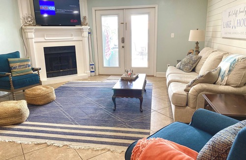 Lake Park Condo | Lakefront Condo w/Pool!