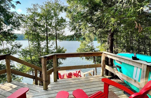 North Frontenac Cottage | Lakefront Cottage in North Frontenac – 3 Bedroom Retreat with Stunning Sunsets!