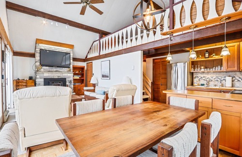 Albrightsville Cottage | Lakefront Cottage w Fireplace, Private Lake Access, Dock, Big Yard, Free Boating