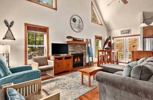 Mill Spring Cottage | Lakefront Cottage on Lake Adgernn