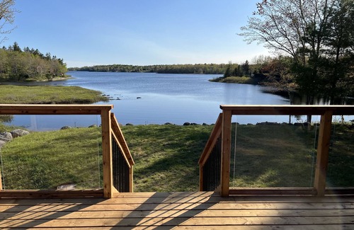 Mill Road Cottage | Lakefront cottage on a Wallaback lake