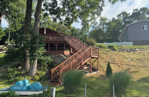 Barnes Lake-Millers Lake Cottage | Lakefront Cottage - just north of Lapeer on private all lake sports lake