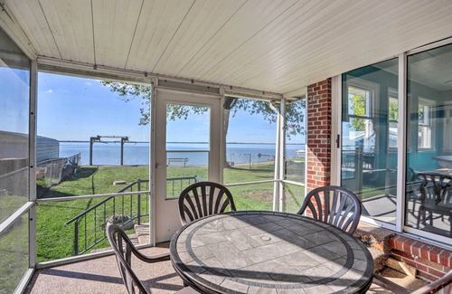 Port Clinton Cottage | Lakefront Cottage w/Fishing & Private Yard!