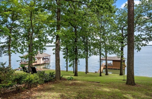 Dogwood House | Lakefront Cottage with 25% Early Booking Discount!
