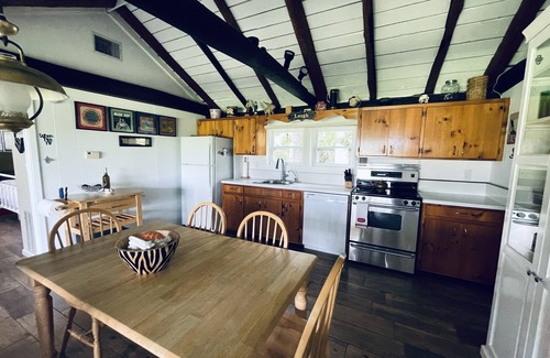 Eustis Cottage | Lakefront Cottage with Dock and Sunset Views, Mount Dora