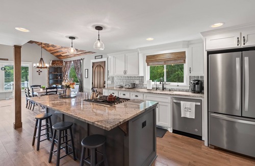 South Carolina Lakes & Blackwater Rivers House | Lakefront cottage with private dock and optional pontoon rental