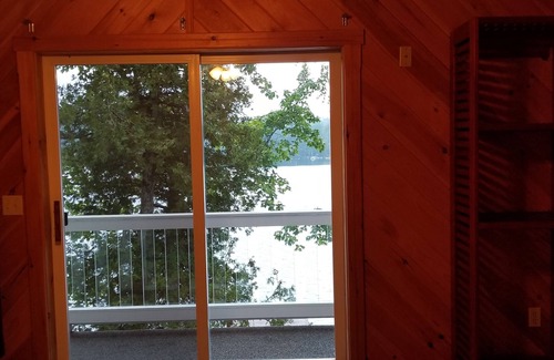 Otis Cottage | Lakefront Delight!