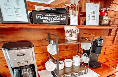 Pine River Pond House | LAKEFRONT ESCAPE-💦Hot Tub🌅Views🔥Firepit 🏔️ Hiking,Snowmobile Trails ❄️