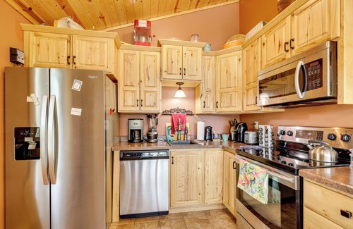 Medford Cabin | Lakefront Family Cabin w/Views in Medford