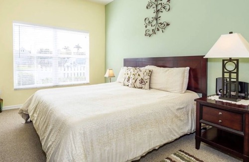 Venetian Bay Villages Villa | Lakefront Gated Kissimmee Resort Home by DisneyWorld & All Attractions