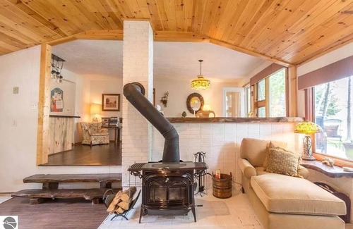 Maple City House | Lakefront Gem across from Sleeping Bear Dunes National Lakeshore