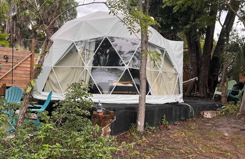 Crescent City Cabin | Lakefront Geodome with amazing sunsets