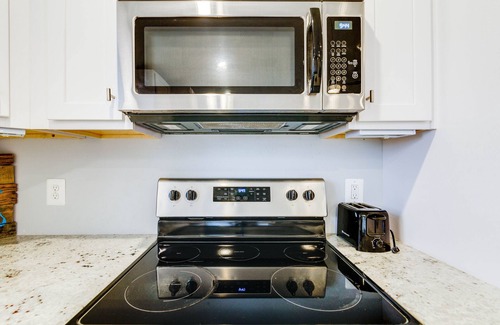 Lake of the Woods House | ❖ Lakefront Getaway | Close to DC | Near Winery ❖