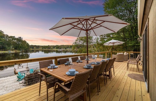 Pocono Lake House | Lakefront Getaway w/Sauna, Kayaks, Fire Pit & Beach Access!