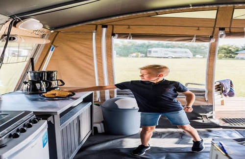 Herpelmont House | Lakefront Glamping w/Pets