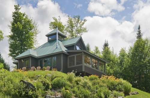 Hyde Park House | Lakefront Guest House at Ondine Estate