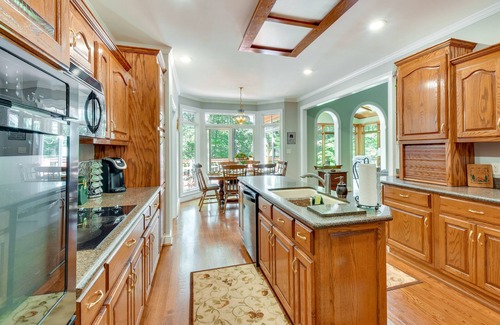Reed Creek House | Lakefront Hartwell Retreat w/Gas Grill & Deck!