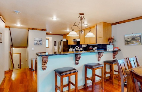 Bonner County Cabin | Lakefront hideaway with games, grill, smart TVs, mountain views, & AC