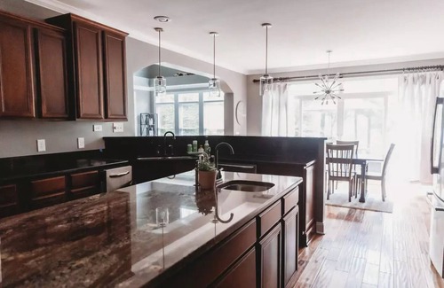 Bracey House | ★Lakefront Home Gaston Getaway★6 BDR★BBQ★Sleep 22