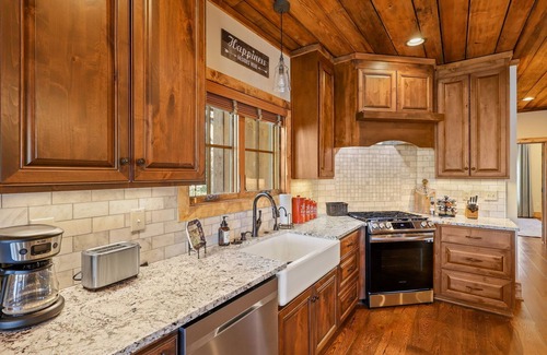 Blowing Rock Cabin | Lakefront home in 100 acre community/mountain views, shopping & dining all close