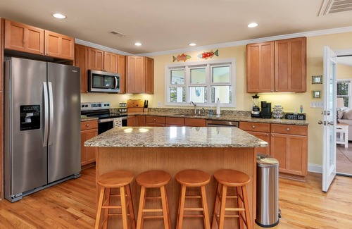 Anderson House | Lakefront Home on Lake Hartwell with Private Dock and Pontoon Rental Available