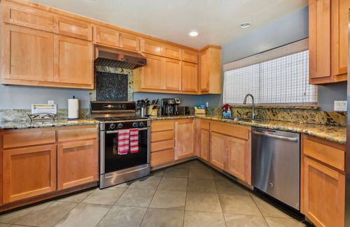 Bijou Park House | Lakefront Home on Private Sandy Beach, close to Heavenly and Casino's