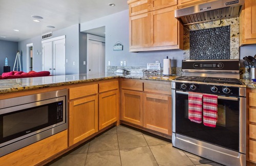 Bijou Park House | Lakefront Home on Private Sandy Beach, close to Heavenly and Casino's