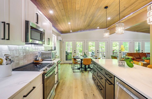 Gainesville House | Lakefront Home w/Private Dock in Gainesville!