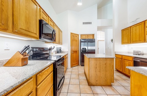 Garden Lakes House | Lakefront home with private pool, kayak, cornhole, & pool table