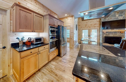 Beaver Cove House | Lakefront home with high-speed WiFi & wood-burning fireplace - dog-friendly