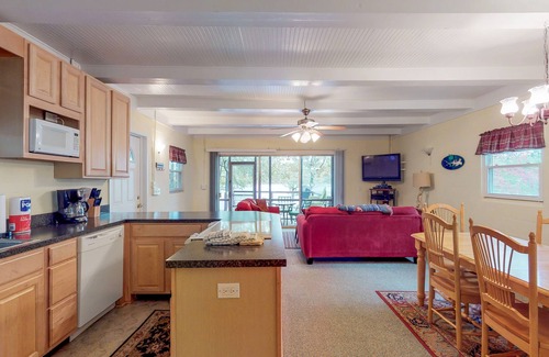 Leesville House | Lakefront home with WiFi, dock, swim ladder