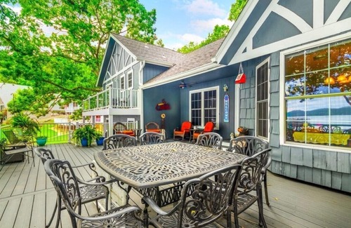 Sunrise Beach House | Lakefront House in Cove - minutes away from Bare Bottoms and Captain Ron's