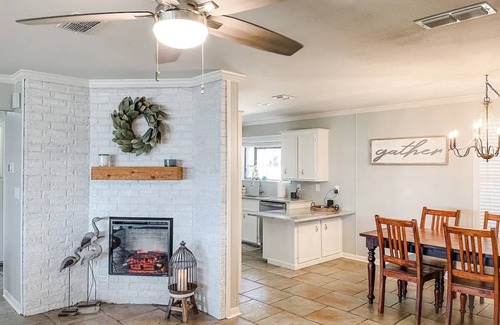 Cherokee County House | Lakefront House with Boathouse