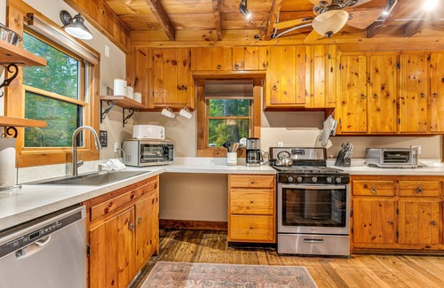 Ludlow House | Lakefront house with skiing nearby, dock, and amazing views - dog-friendly