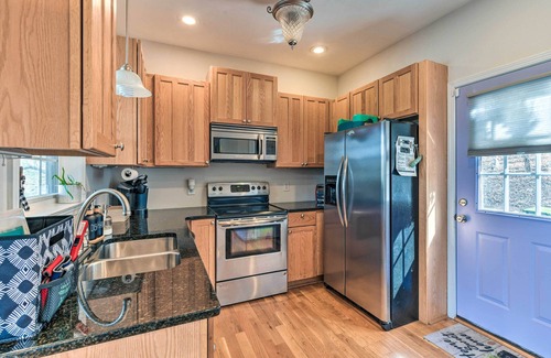 Southmont House | Lakefront Lexington House w/Spacious Deck!