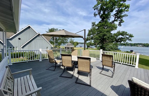 Delavan Lake House | Lakefront living at Its Best! new week available 7/24-8/1 2025