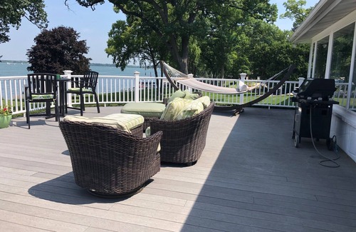 Delavan Lake House | Lakefront living at Its Best! new week available 7/24-8/1 2025