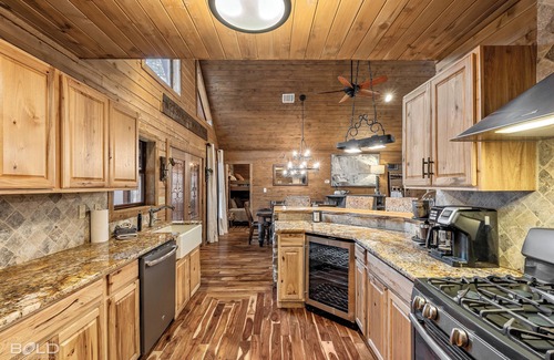 Shreveport House | Lakefront Lodge on Emerald Isle with Hot Tub, Kayaks & Canoes, Fishing Pier, Fire Pit & Grill