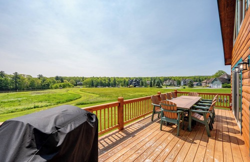 Waterfront Greens House | Lakefront Lodge w/Hot Tubs, Games & More