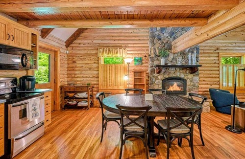 Bumpass House | Lakefront Log Cabin at Lake Anna, Dock, Deck