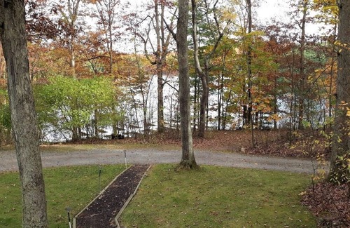 North Glade Hills Cabin | Lakefront Log Home w/Dock Slip – 30% Weekly Discount - Excl. Summer