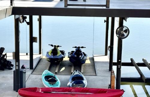 New Braunfels House | Lakefront Luxury Home in Texas Hill Country With scenic views and loaded with amenities