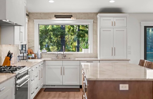 Grapeview House | Lakefront Luxury Hot Tub + Dock Retreat