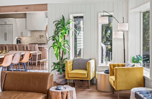 Grapeview House | Lakefront Luxury Hot Tub + Dock Retreat