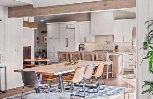 Grapeview House | Lakefront Luxury Hot Tub + Dock Retreat