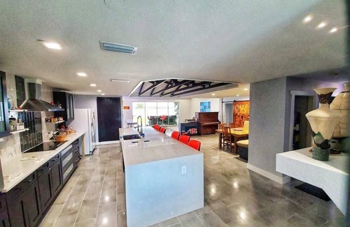 Orlando House | Lakefront Luxury pool 3100sq ft on lake.
